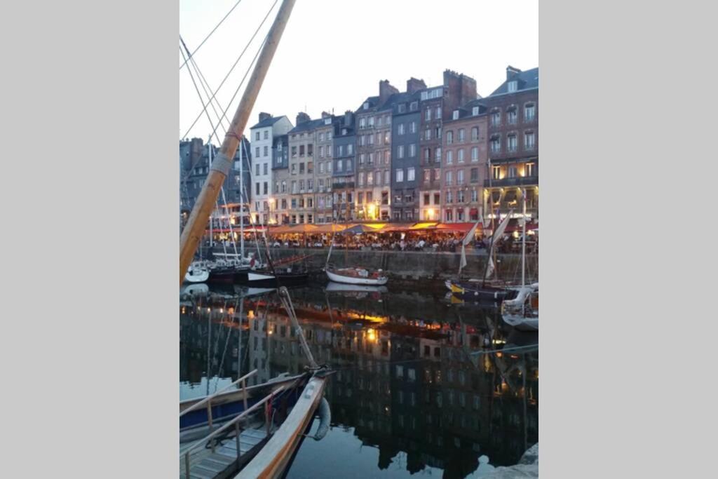 Une Pause Chez Julien, Appartement Lumineux Et Idealement Situe! Honfleur Luaran gambar